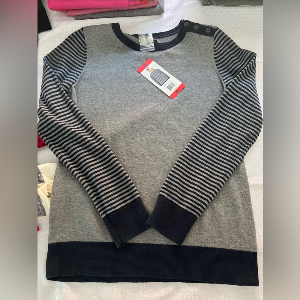 NWT Nautica Sweater size Medium